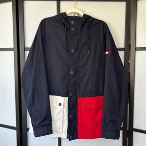 [M] Tommy Hilfiger Men’s Classic Colour Block Oversized Raincoat With Pockets